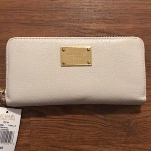 MICHAEL Michael Kors Vanilla Wallet
